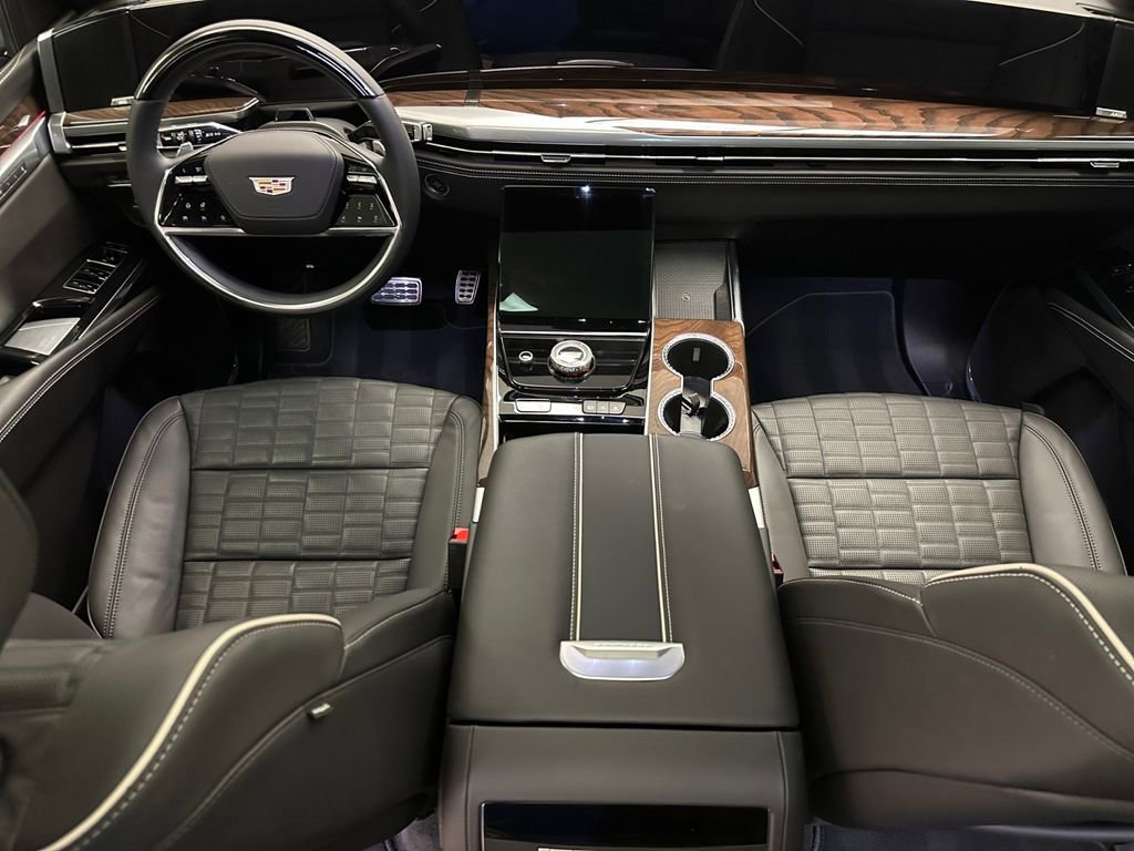 Used 2026 Cadillac Escalade Platinum Sport w/ LPO, ONYX Package image 10