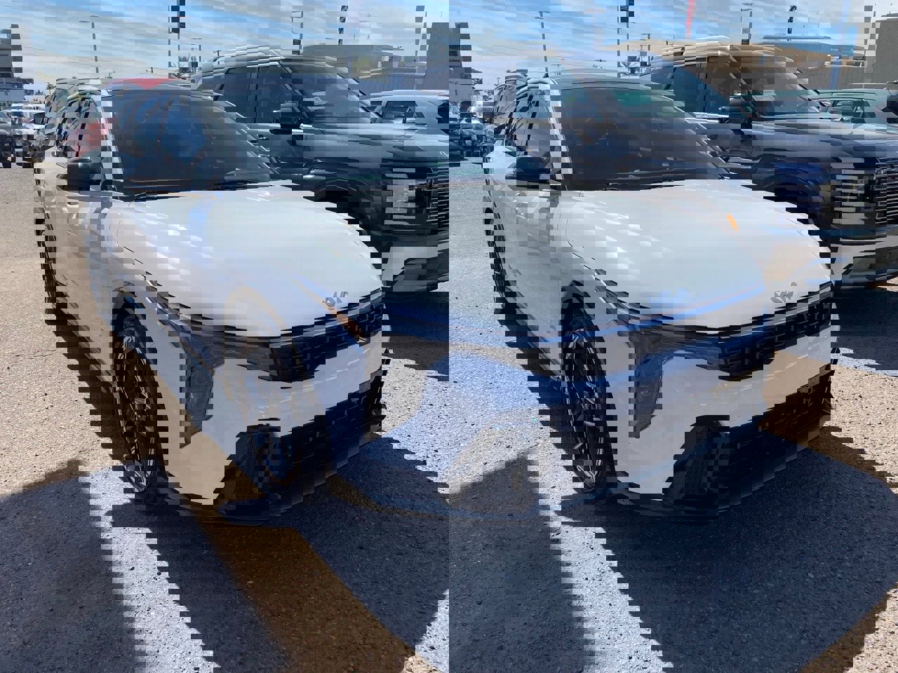 Used 2025 Kia K4 GT-Line w/ GT-Line Sunroof Package image 2