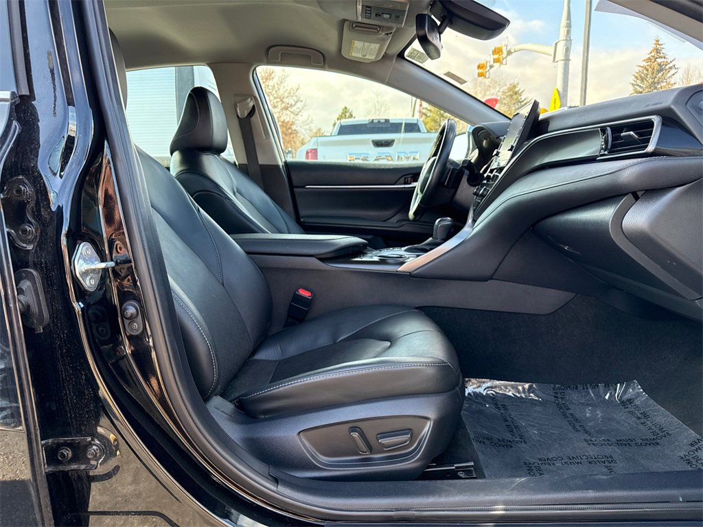 Used 2023 Toyota Camry XSE image 13