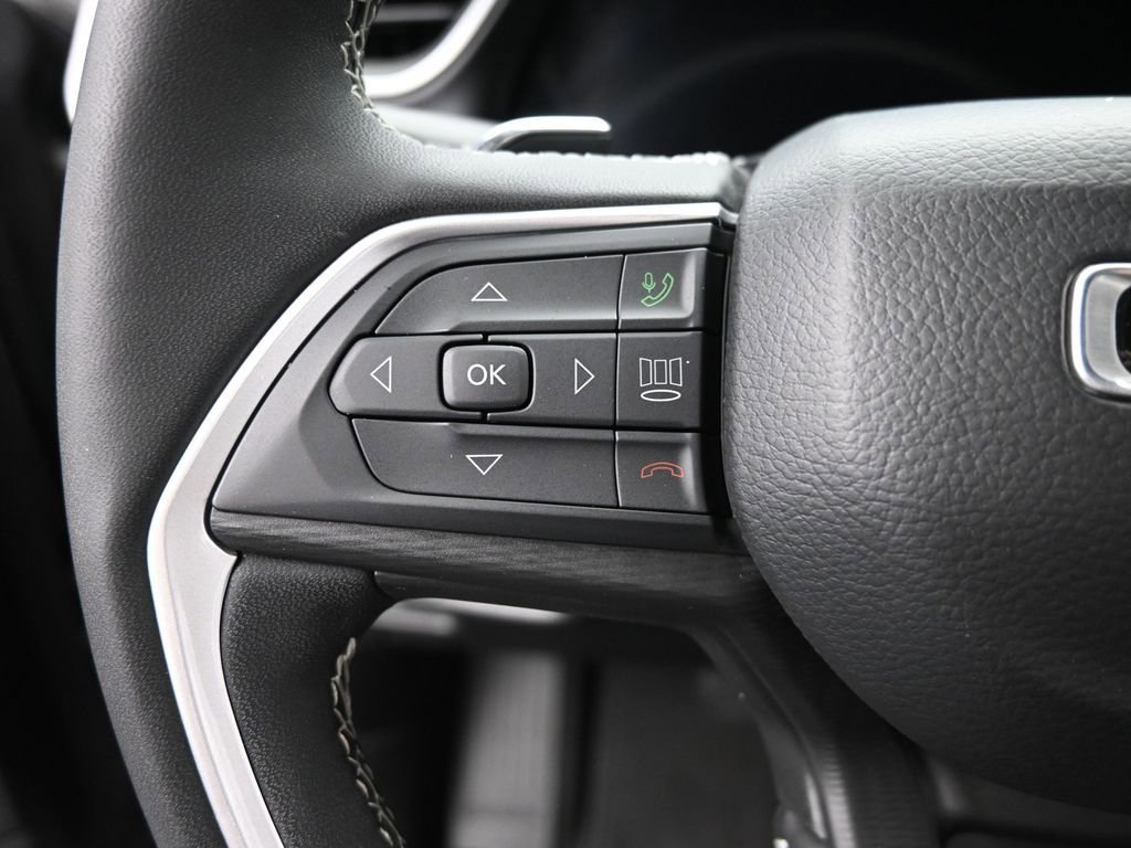 Used 2023 Jeep Grand Cherokee L Laredo AWD/4WD image 32