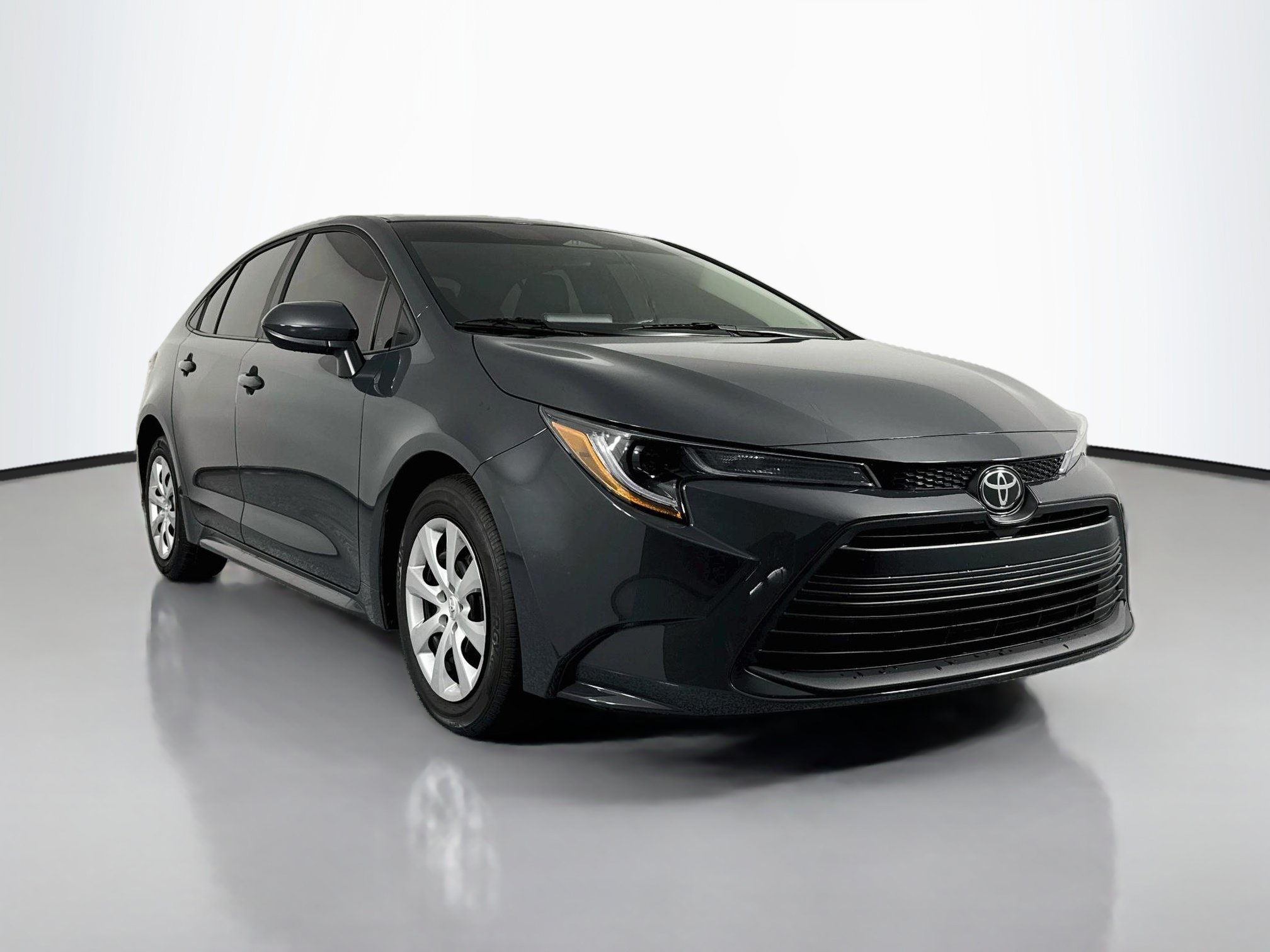 Used 2026 Toyota Corolla LE w/ LE Premium Package FWD image 3