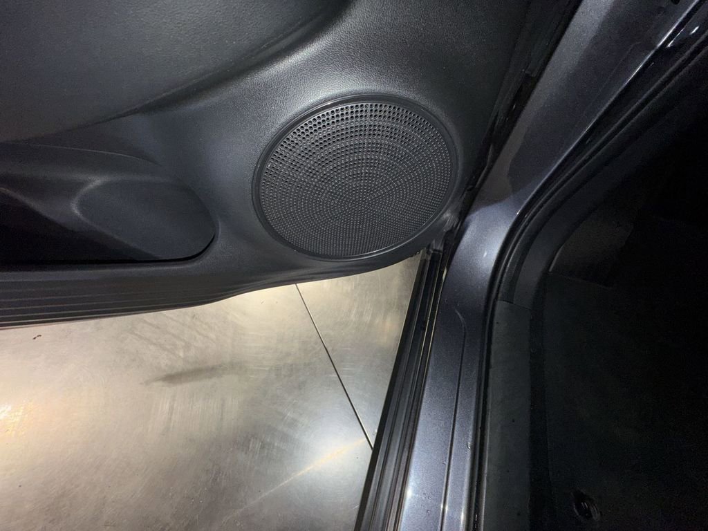 Used 2023 Honda HR-V LX image 21