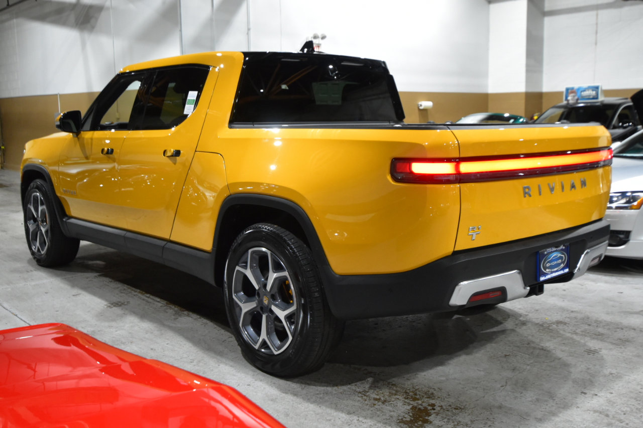 Used 2022 Rivian R1T Adventure image 12