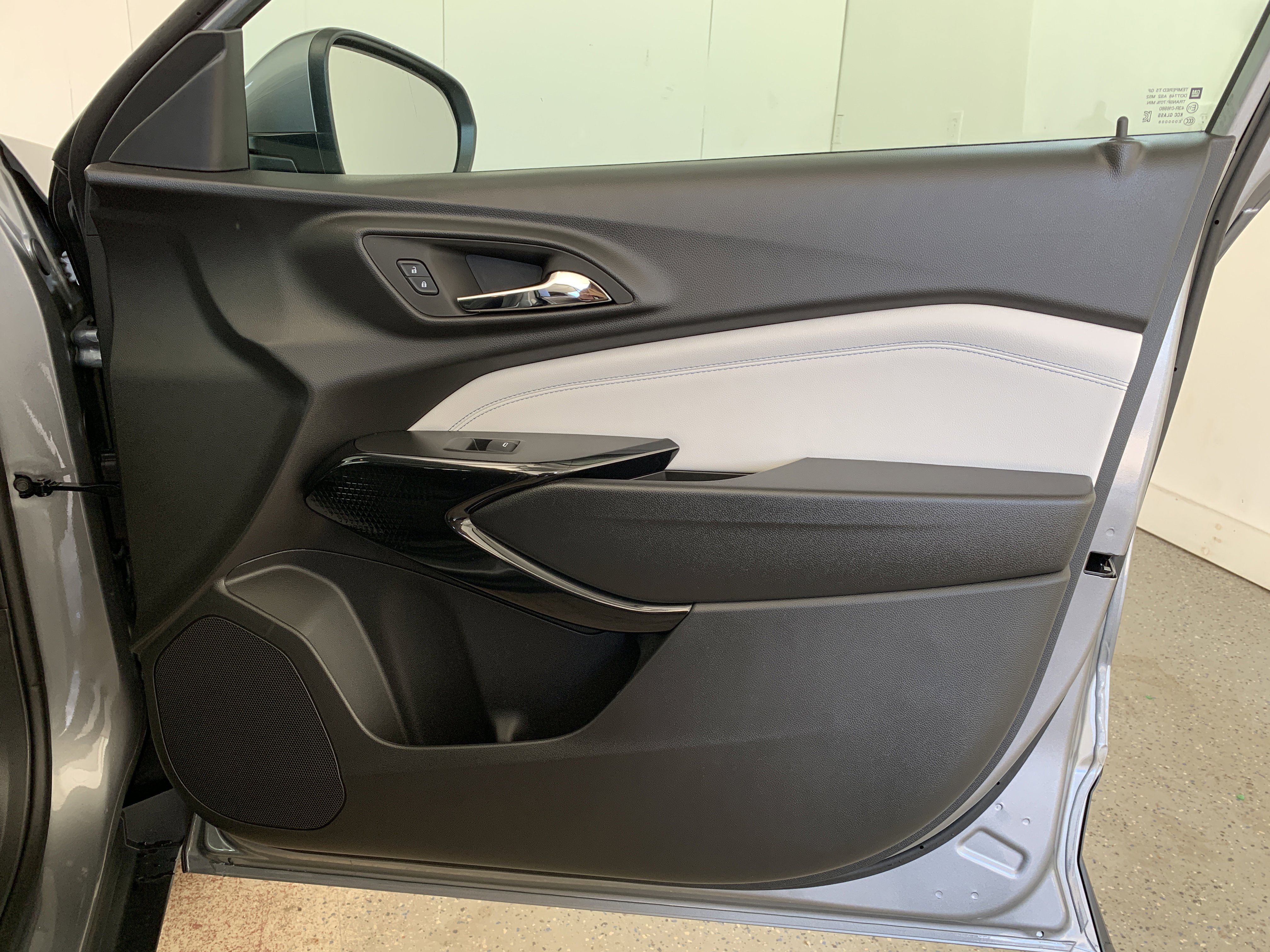 New 2026 Chevrolet Trax LT w/ Sunroof Package image 31