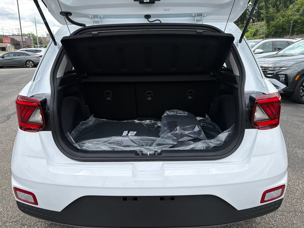 New 2026 Hyundai Venue SEL FWD image 11