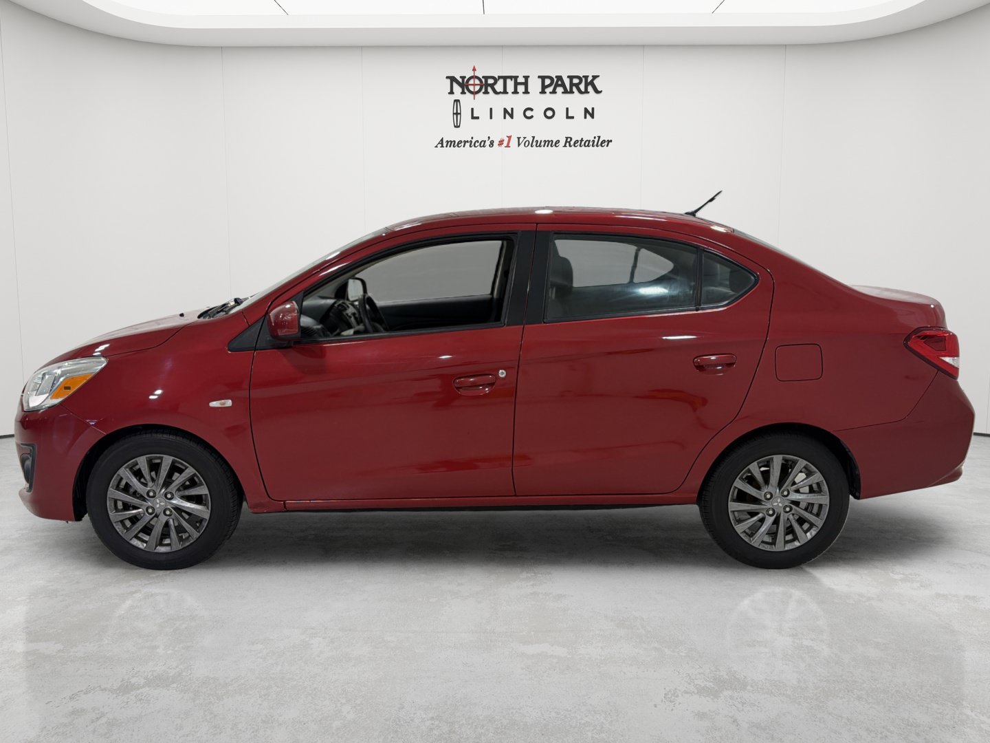 Used 2018 Mitsubishi Mirage G4 ES FWD image 2