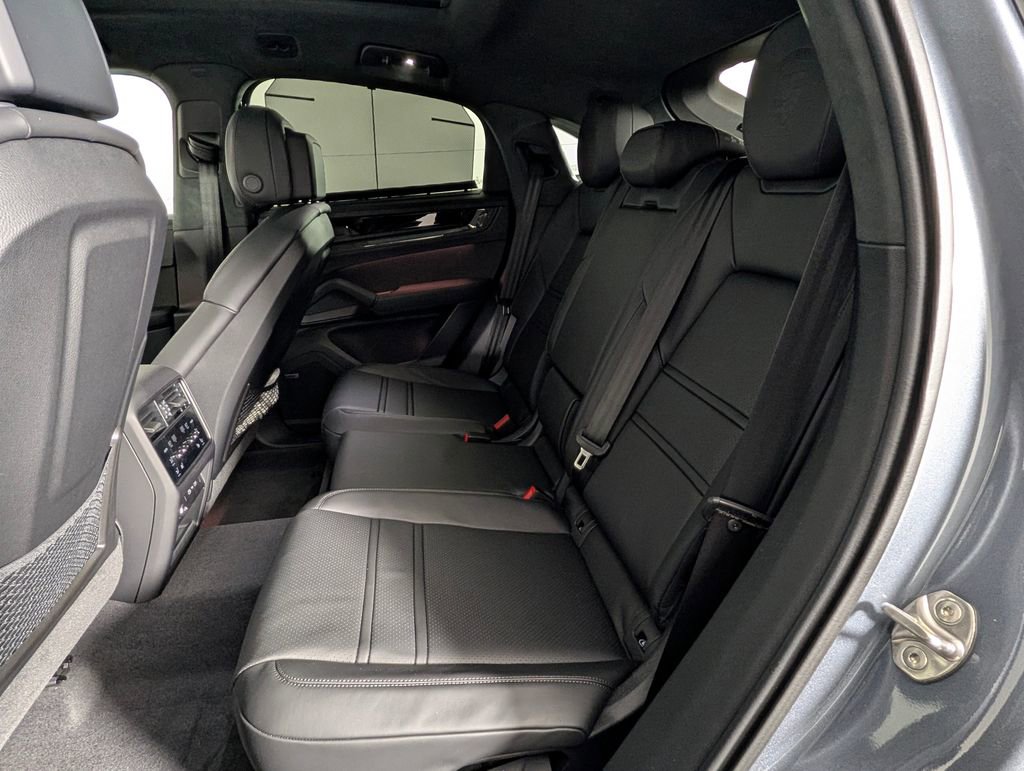 New 2026 Porsche Cayenne GTS image 24