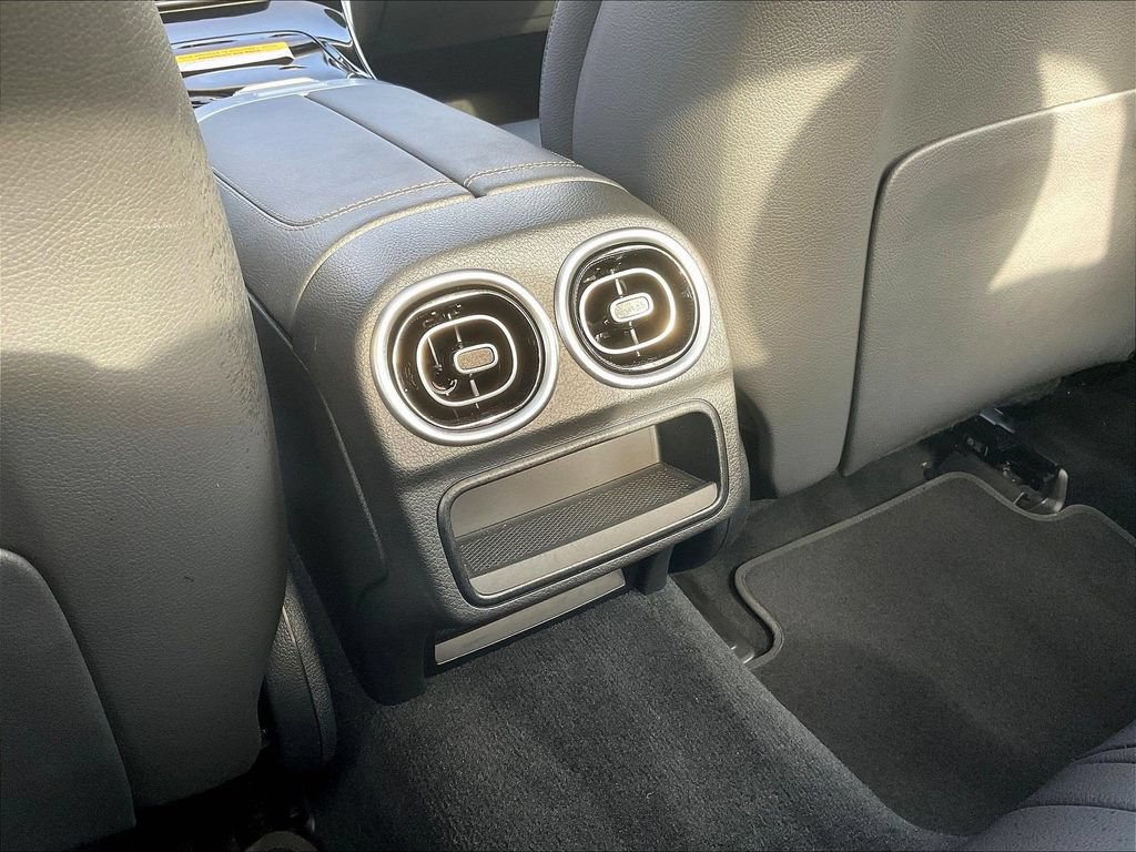 Certified 2025 Mercedes-Benz C 300 4MATIC Sedan image 12