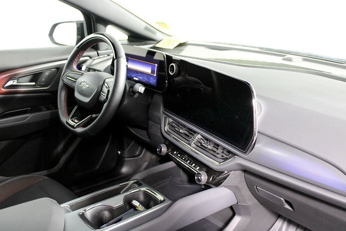 Used 2024 Chevrolet Equinox EV RS FWD image 14