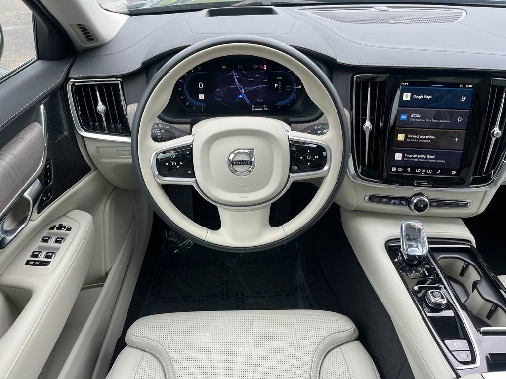 Used 2024 Volvo S90 T8 Ultimate image 17