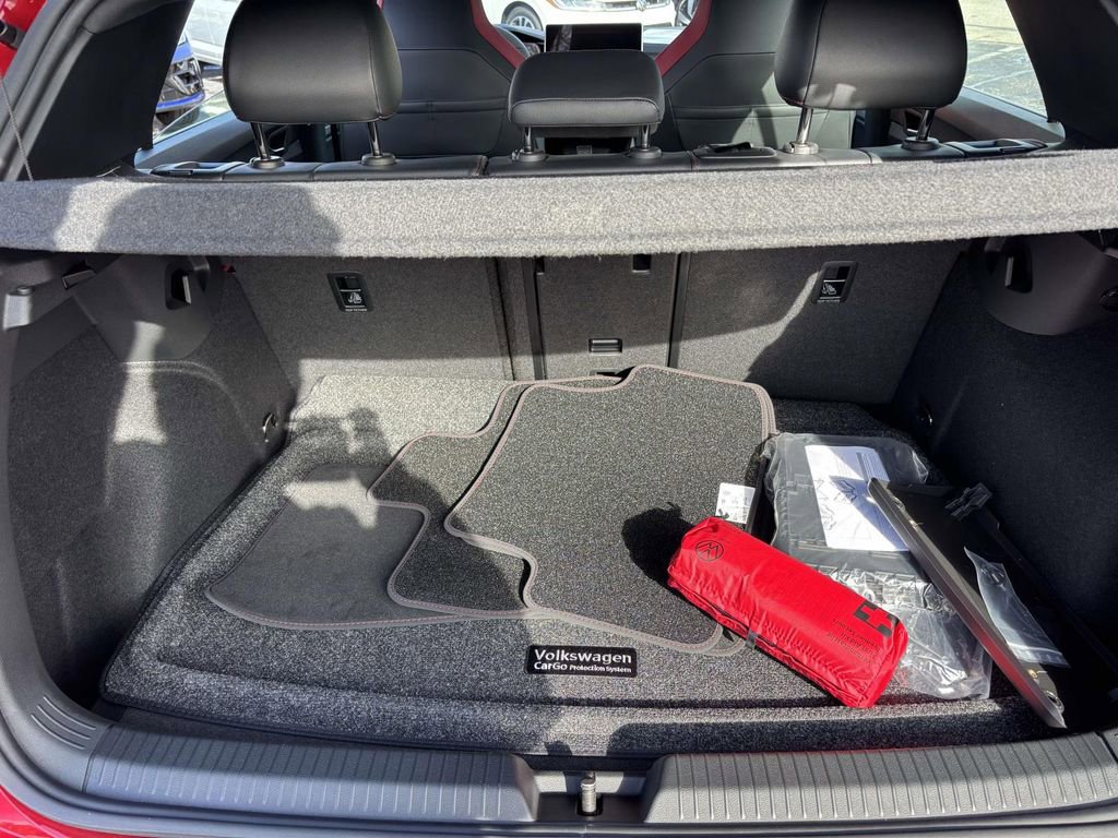 New 2026 Volkswagen GTI SE image 9