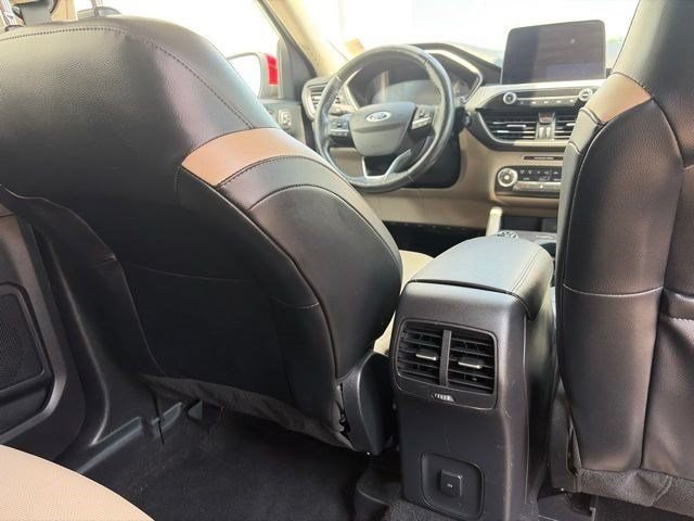 Used 2020 Ford Escape SEL AWD/4WD image 38