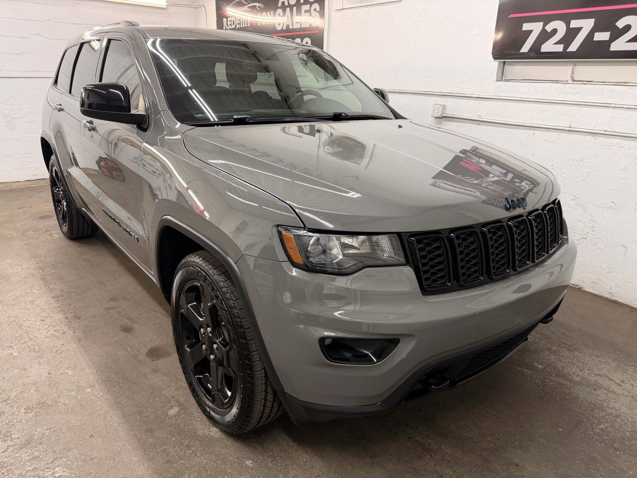 Used 2019 Jeep Grand Cherokee Laredo RWD image 7