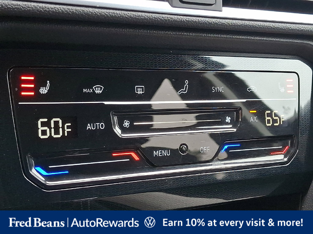 Certified 2025 Volkswagen Taos SE AWD/4WD image 21
