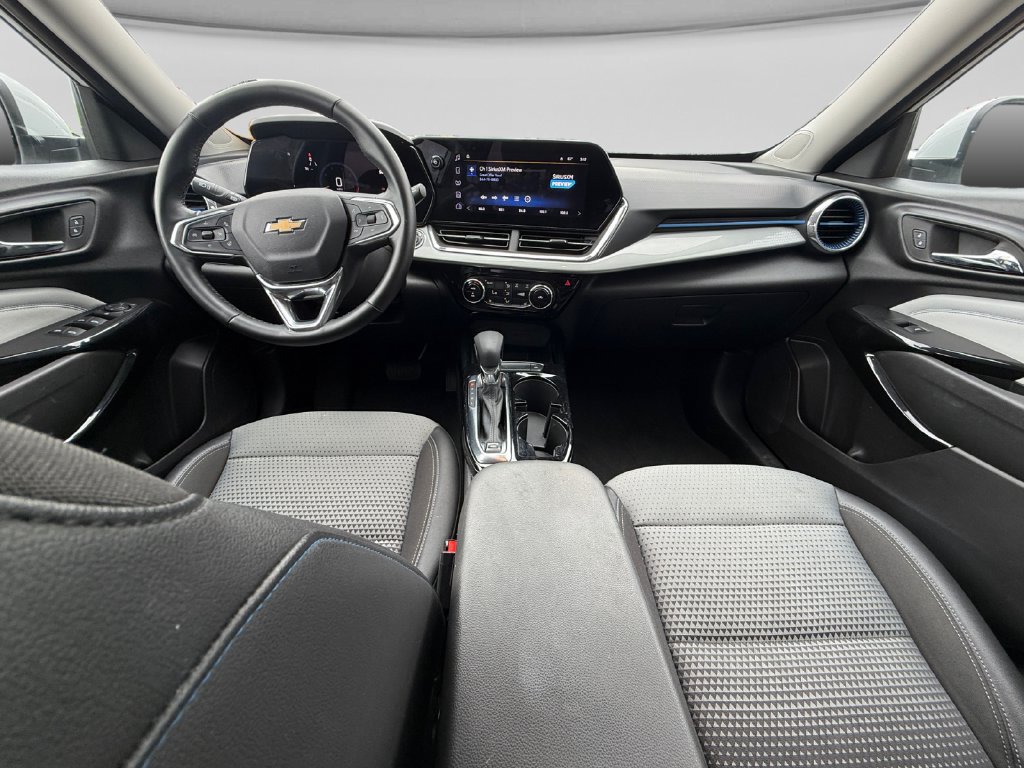 Used 2025 Chevrolet Trax LT w/ LT Convenience Package FWD image 24