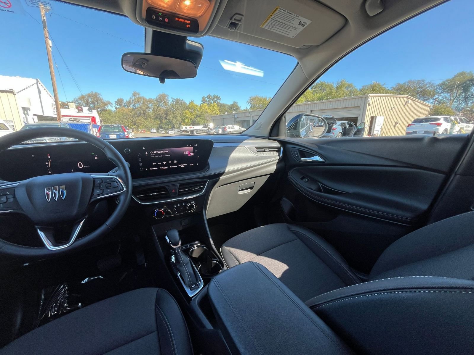Used 2025 Buick Encore GX Preferred FWD image 34