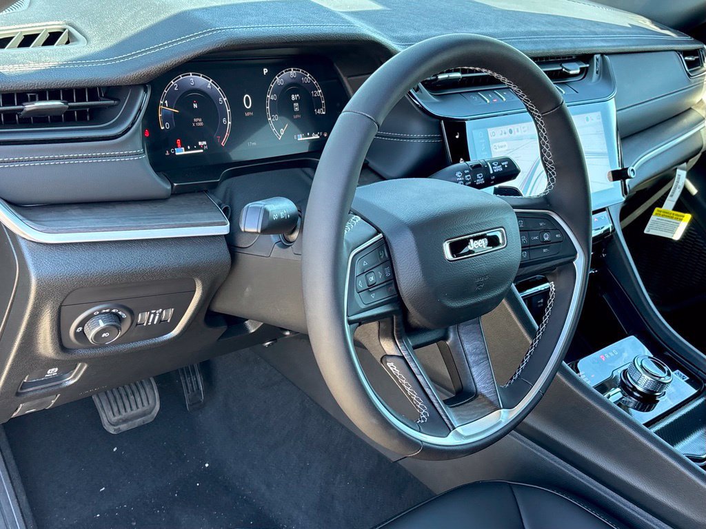 New 2027 Jeep Grand Cherokee Limited w/ Limited Altitude Package AWD/4WD image 11