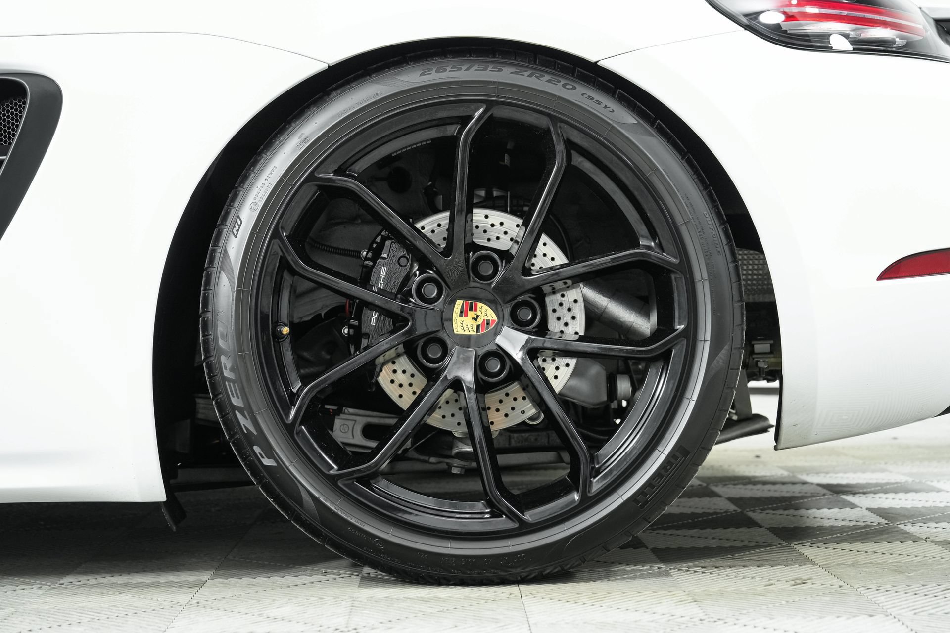 Used 2025 Porsche 718 Cayman RWD image 34