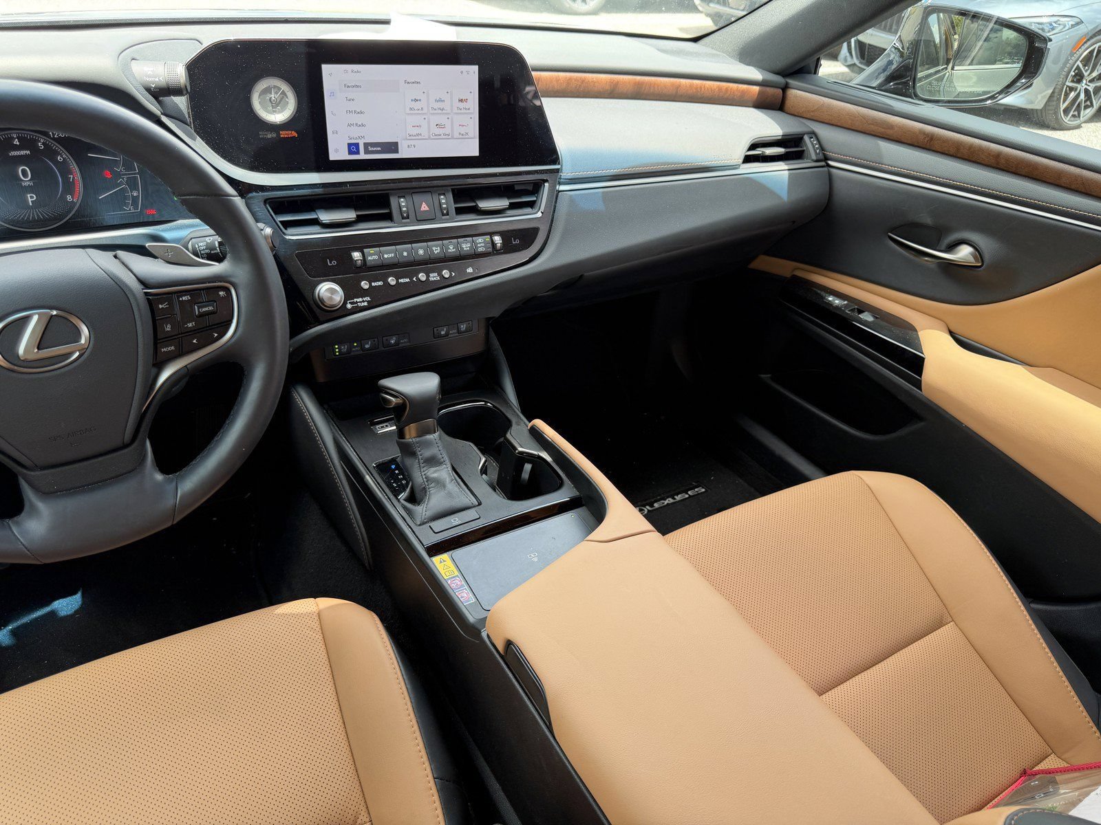 Used 2024 Lexus ES 350 w/ Premium Package FWD image 17