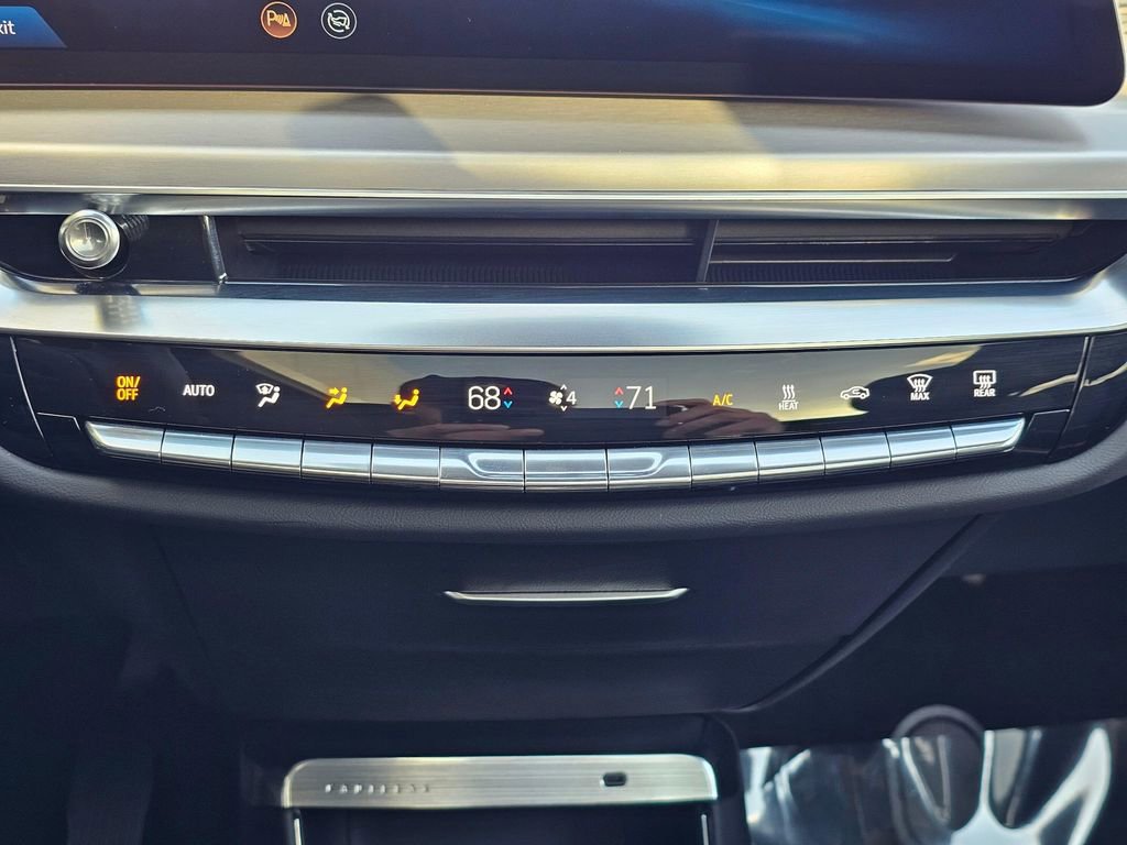 Used 2025 Cadillac Lyriq Sport image 32