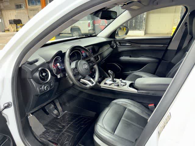 Used 2020 Alfa Romeo Stelvio Ti w/ Active Blind Spot Package AWD/4WD image 28
