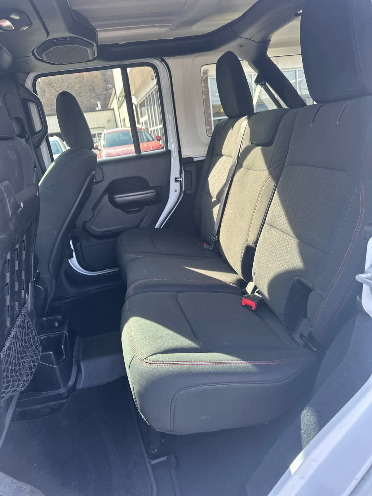 Used 2018 Jeep Wrangler Unlimited Rubicon image 11