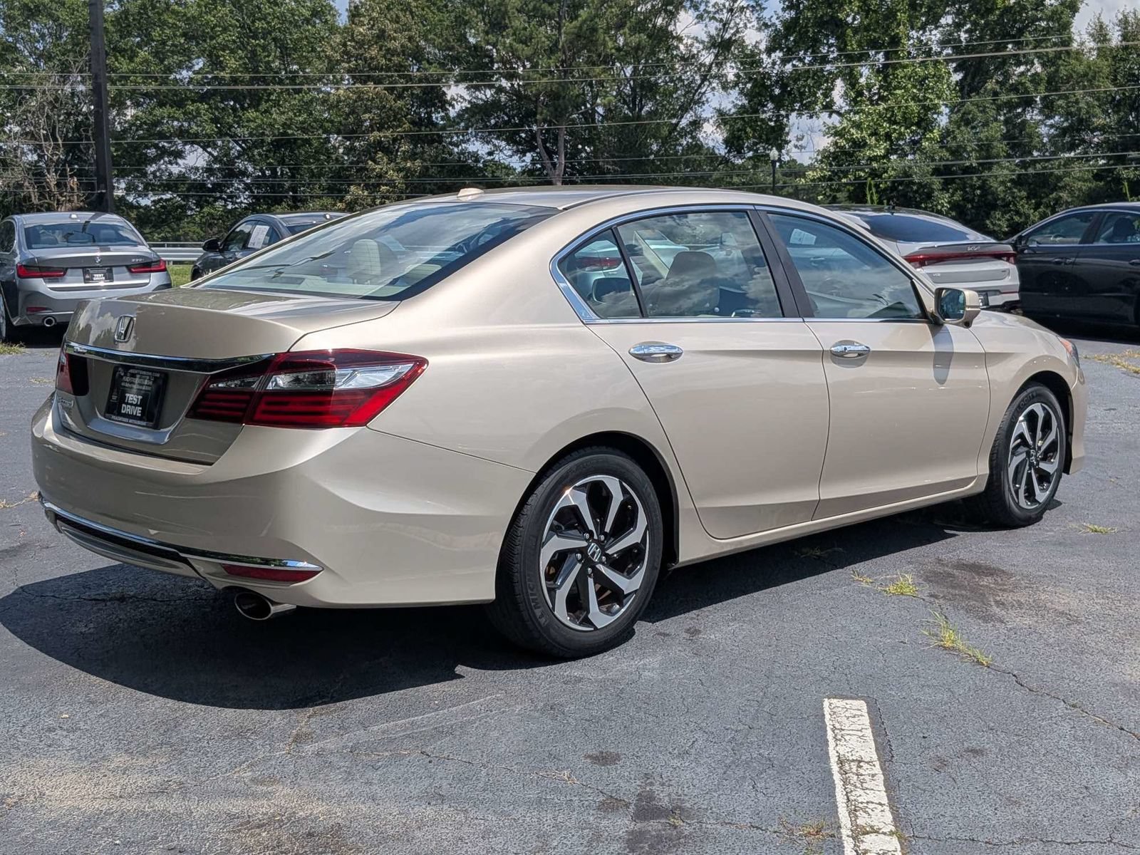 Used 2017 Honda Accord EX-L image 4