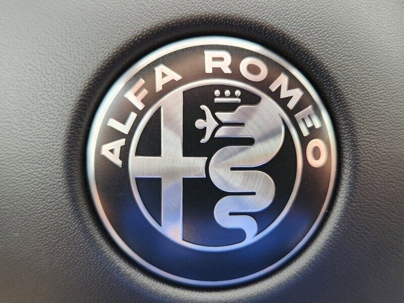 New 2025 Alfa Romeo Stelvio Sprint image 15