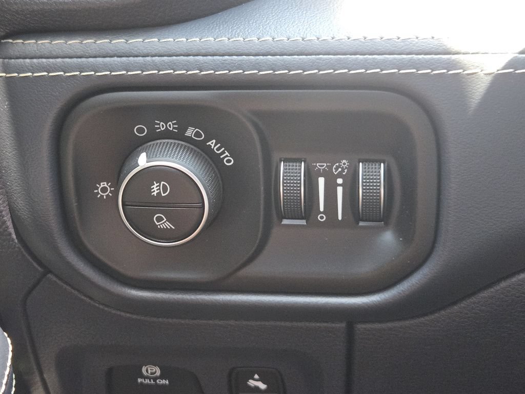 Used 2019 RAM 1500 Limited AWD/4WD image 29