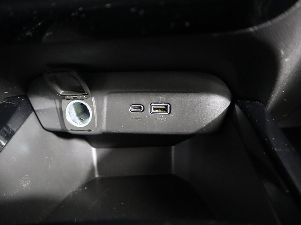 Used 2024 Chevrolet Trax LT w/ LT Convenience Package FWD image 49
