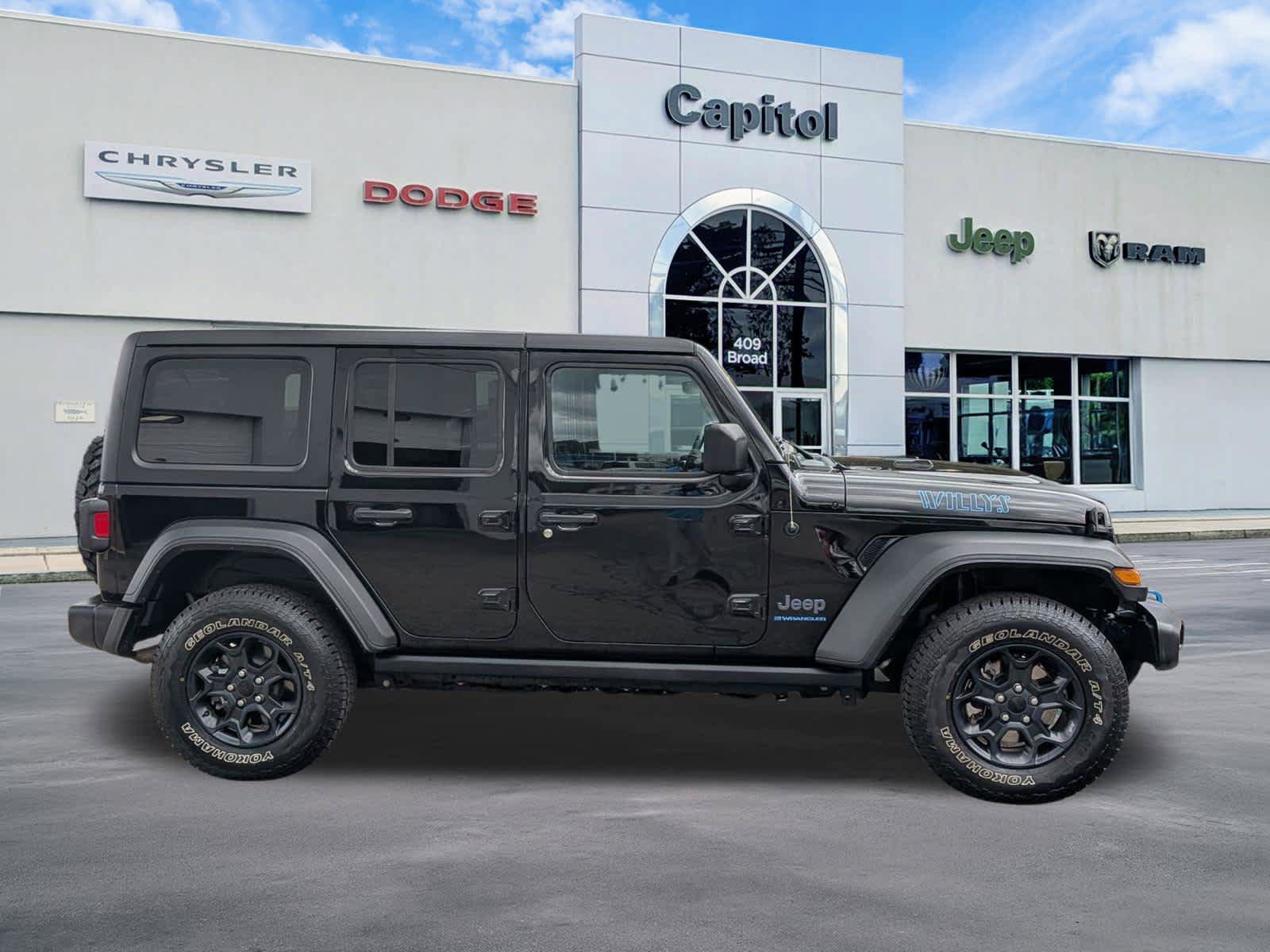 Used 2023 Jeep Wrangler Unlimited w/ Cold Weather Group AWD/4WD image 3