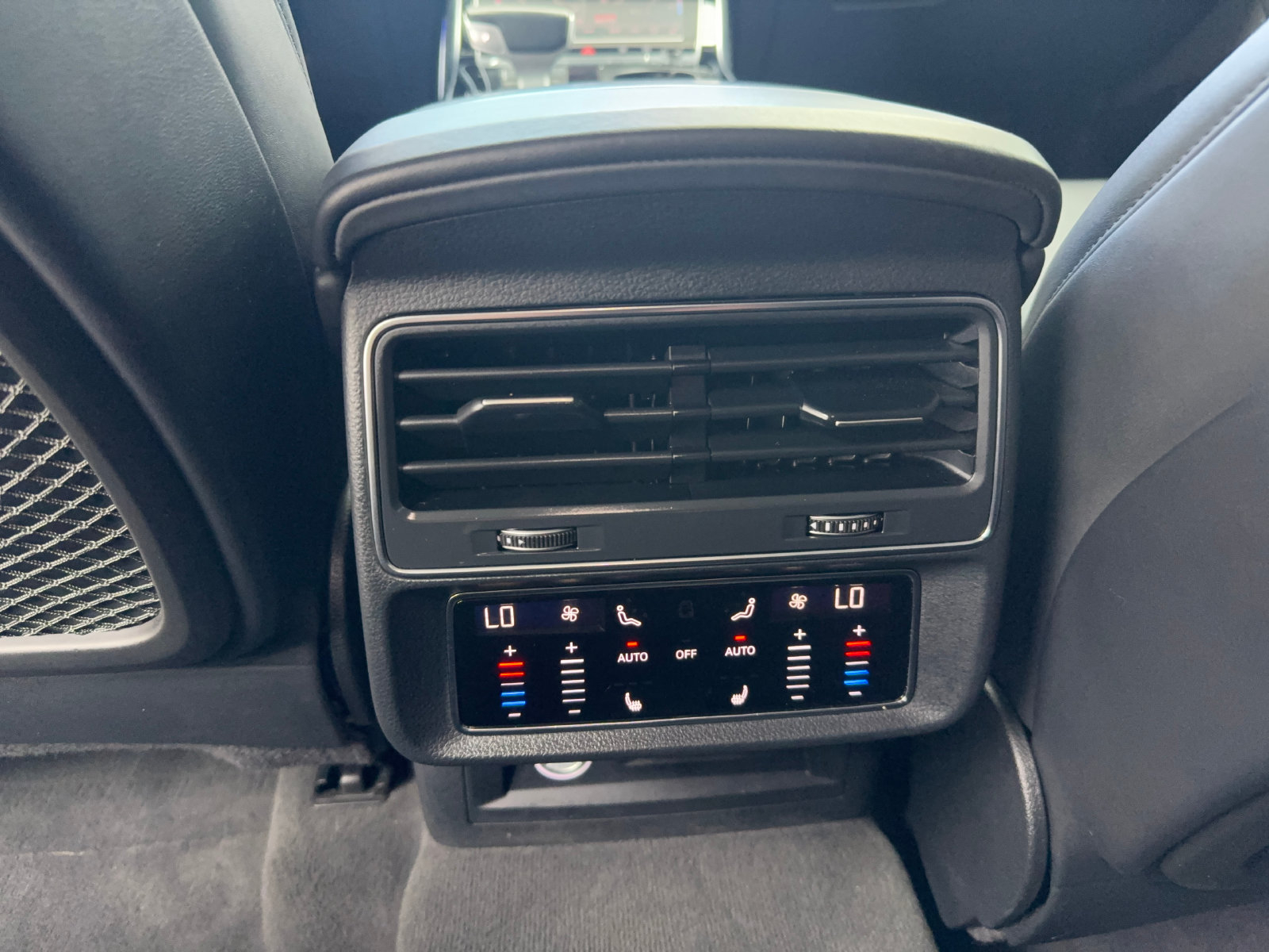 Used 2019 Audi Q8 Prestige AWD/4WD image 45