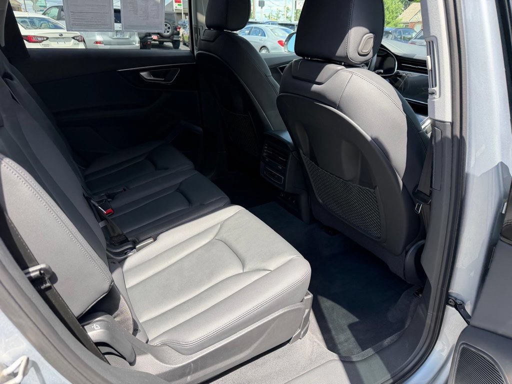 Used 2023 Audi Q7 3.0T Premium Plus w/ Premium Plus Package AWD/4WD image 24