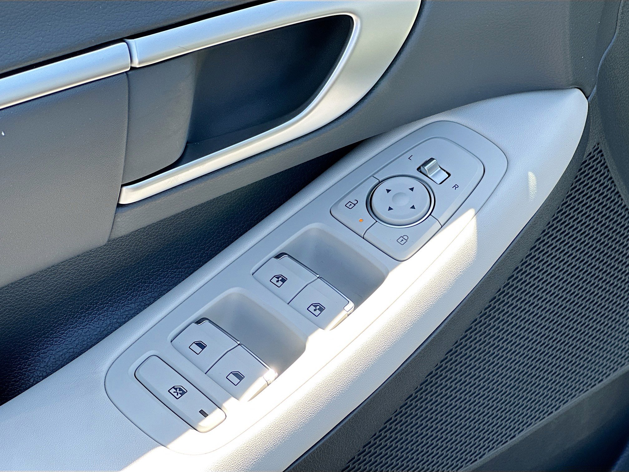 New 2025 Hyundai Sonata SEL image 7