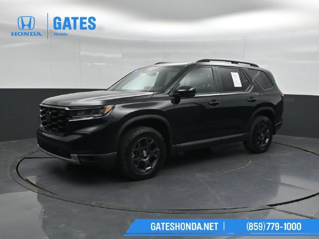 Certified 2025 Honda Pilot TrailSport image 6