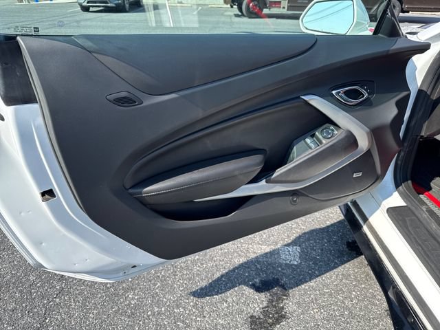 Used 2017 Chevrolet Camaro LT w/ Technology Package RWD image 11