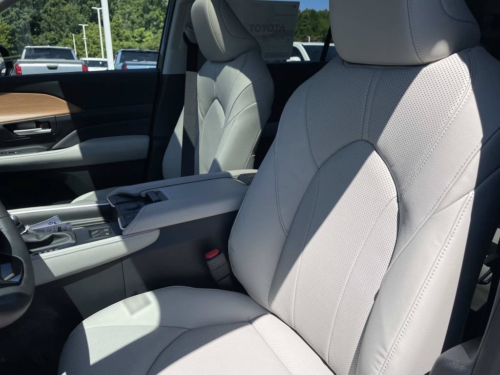 New 2026 Toyota Grand Highlander AWD image 28