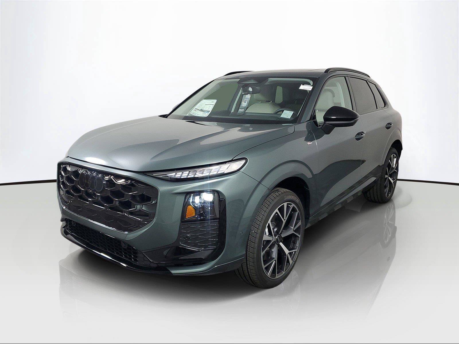 New 2026 Audi Q3 quattro 2.0T AWD/4WD image 3