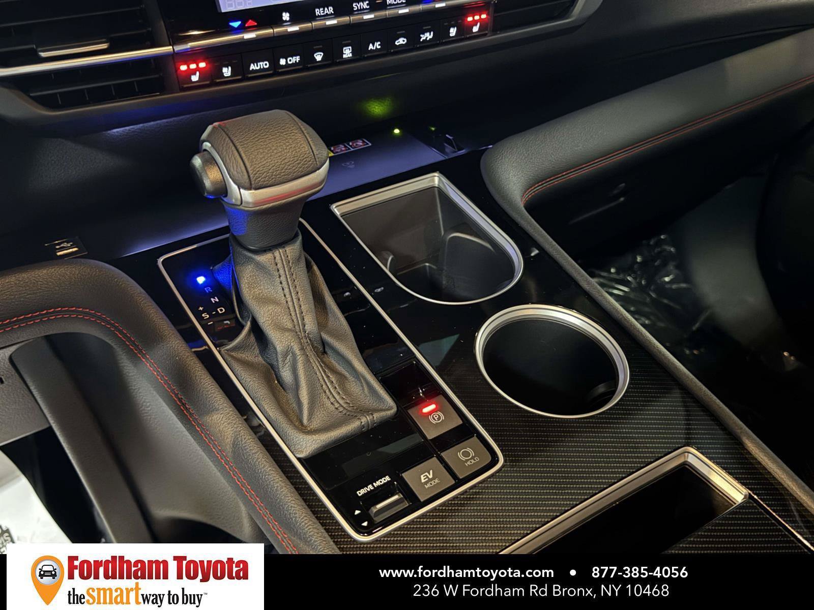 Used 2025 Toyota Sienna XSE w/ XSE Premium Package AWD/4WD image 30