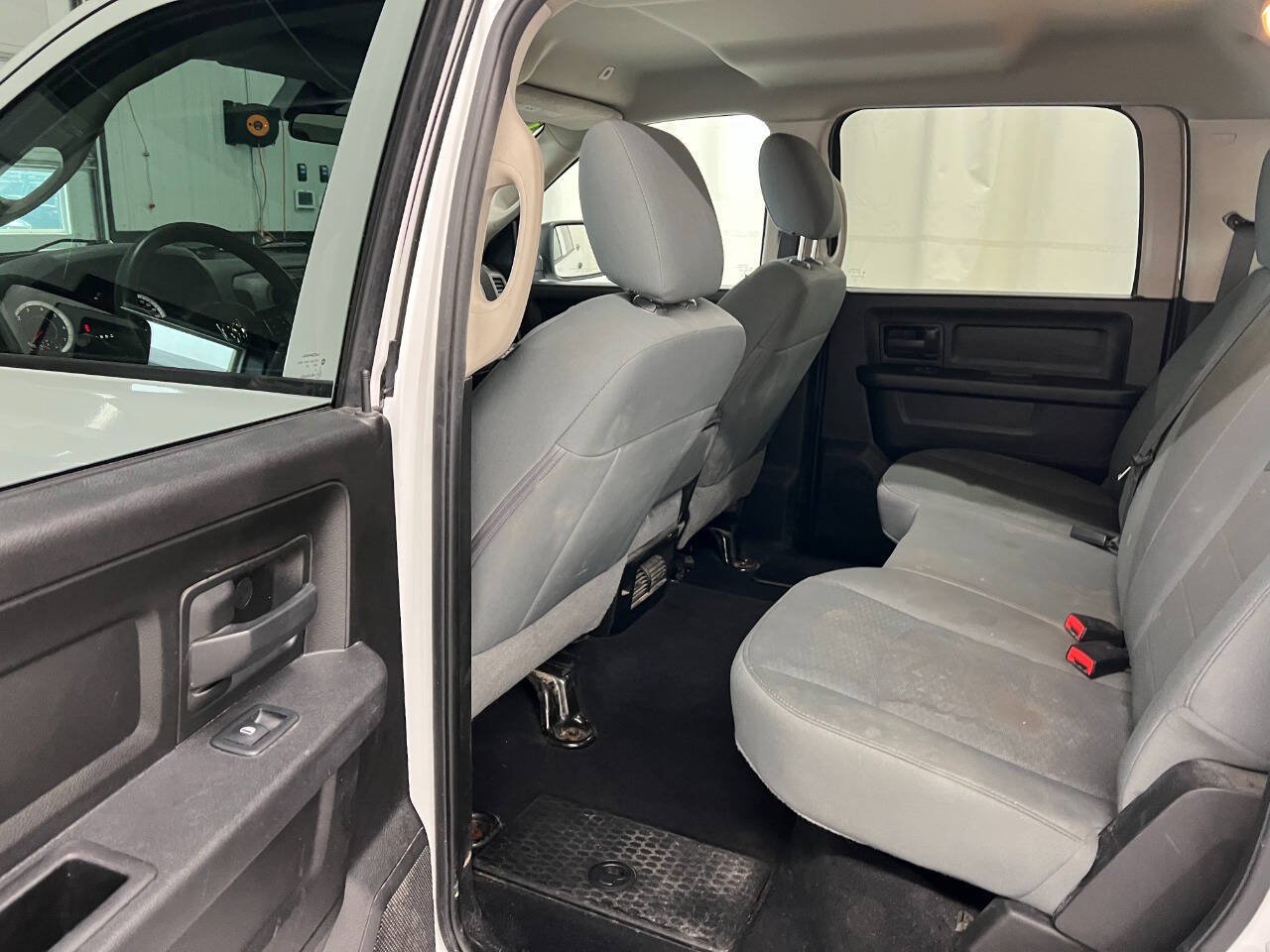 Used 2019 RAM 1500 Express w/ Express Value Package AWD/4WD image 9