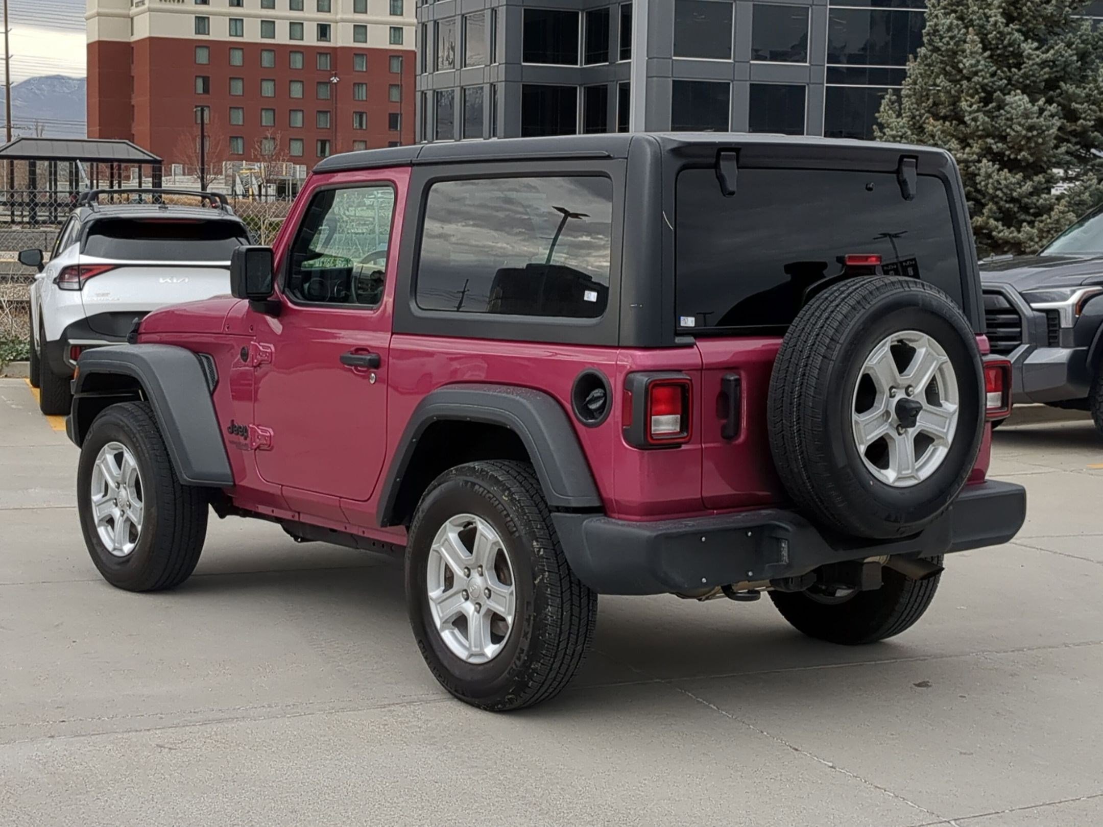 Used 2021 Jeep Wrangler Sport w/ Technology Group image 4