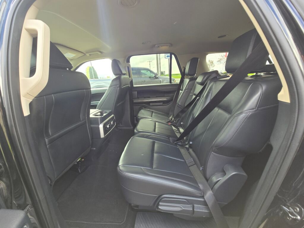 Used 2024 Ford Expedition Max XLT image 13