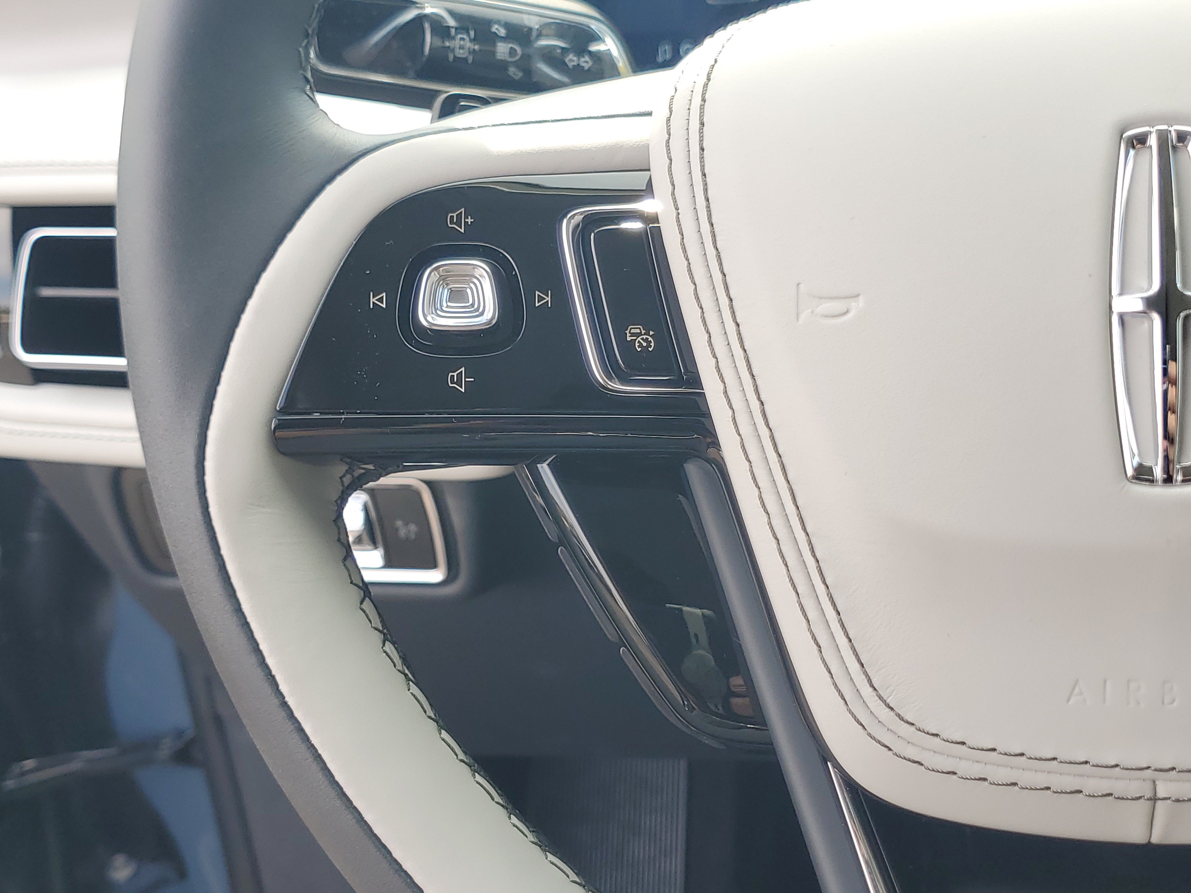 New 2027 Lincoln Aviator Reserve AWD/4WD image 16