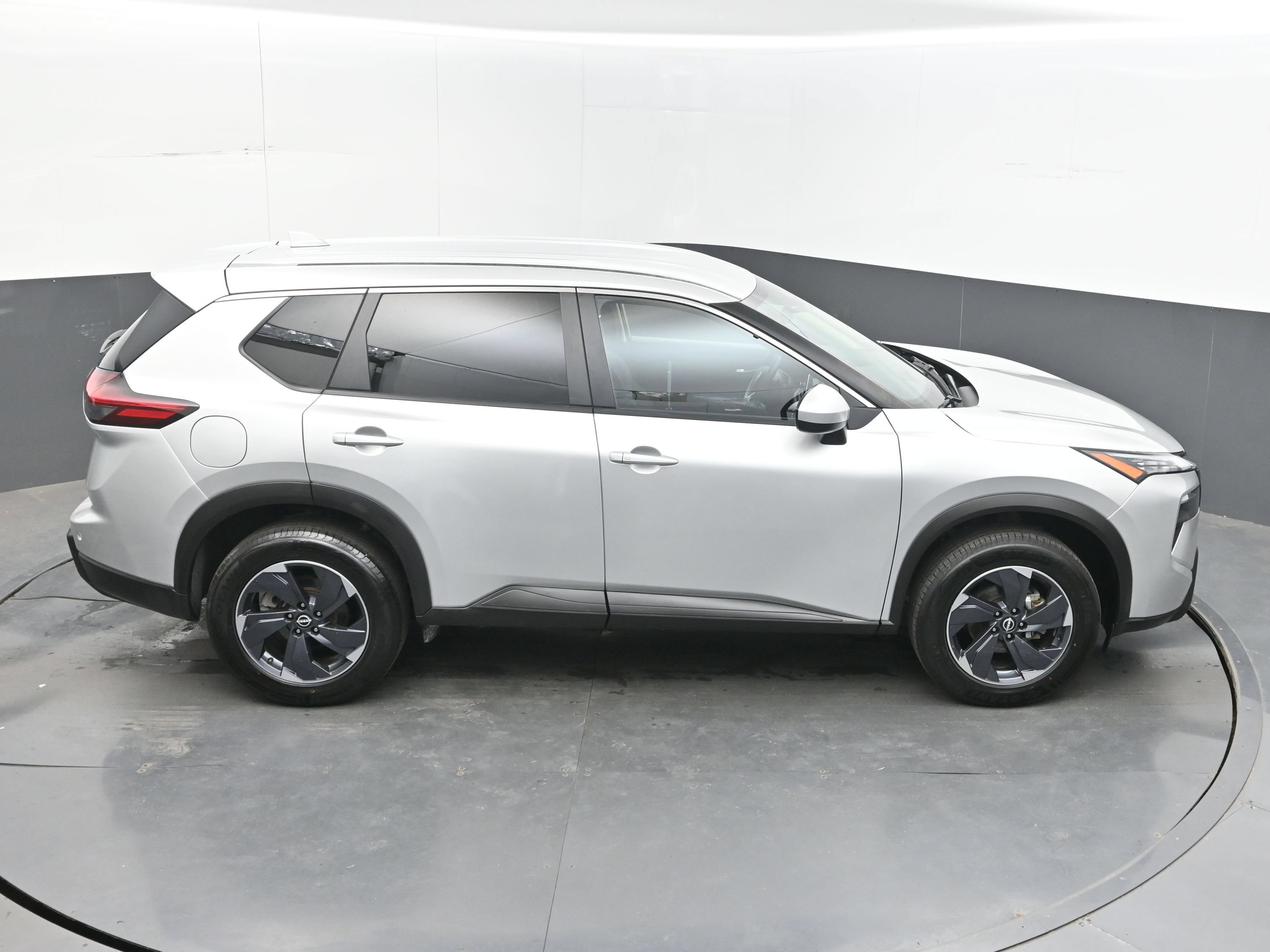 Certified 2024 Nissan Rogue SV AWD/4WD image 37