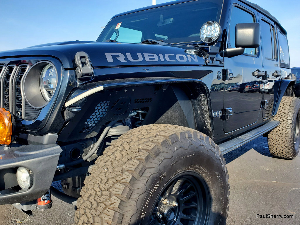 Used 2023 Jeep Wrangler Unlimited Rubicon w/ Xtreme 35 Tire Package AWD/4WD image 14
