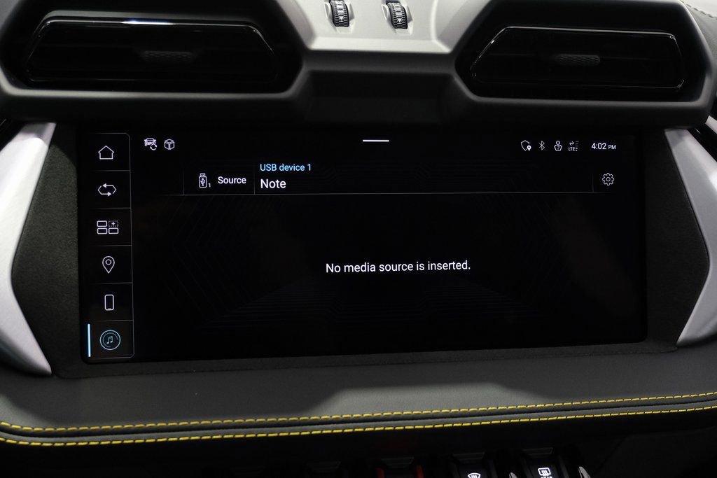 Used 2025 Lamborghini Urus Performante AWD/4WD image 31