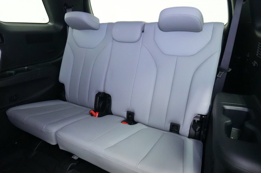 Used 2024 Hyundai Palisade SEL FWD image 19