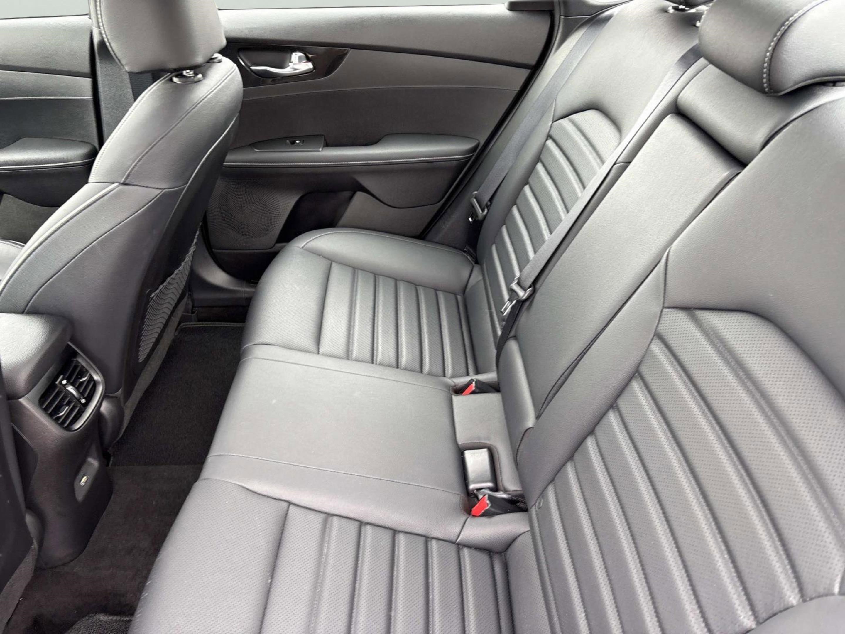 Used 2023 Kia Forte GT-Line w/ GT-Line Premium Package image 16