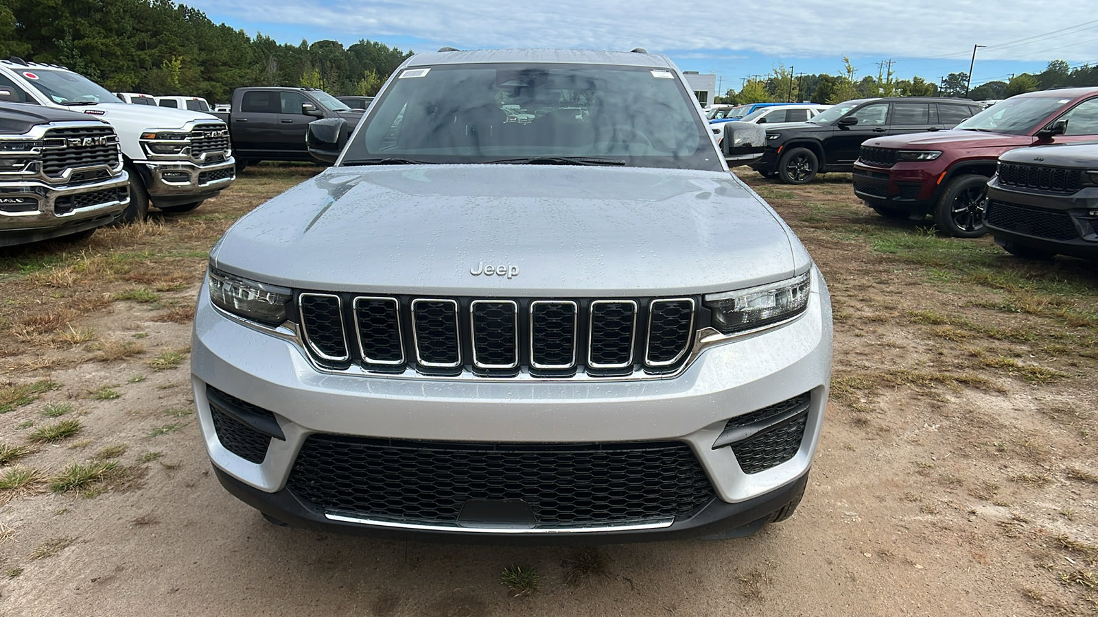 New 2025 Jeep Grand Cherokee Laredo X image 3