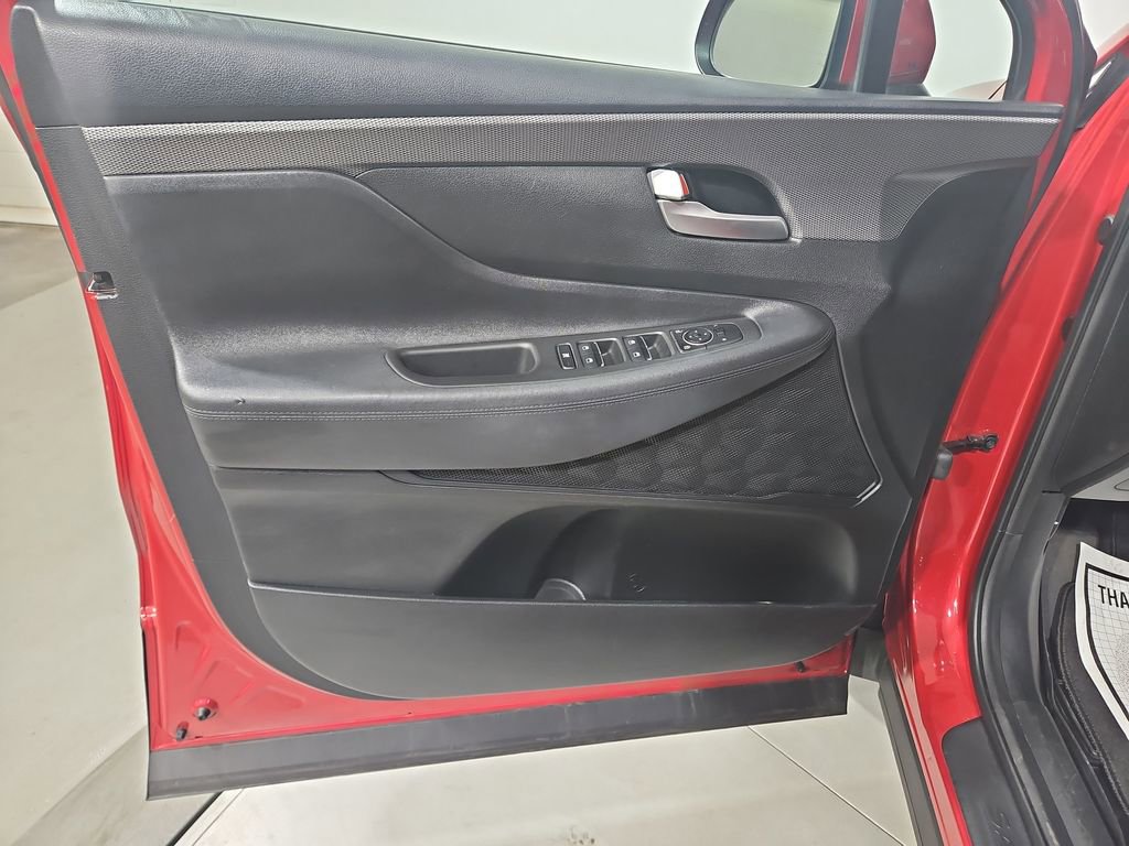 Used 2020 Hyundai Santa Fe SE image 11